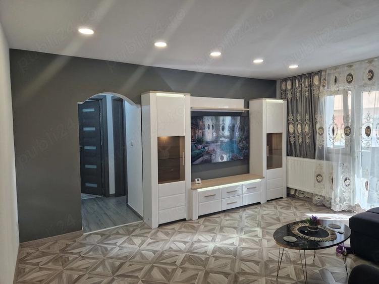 Apartament cu 2 camere semidecomandat în Cetate