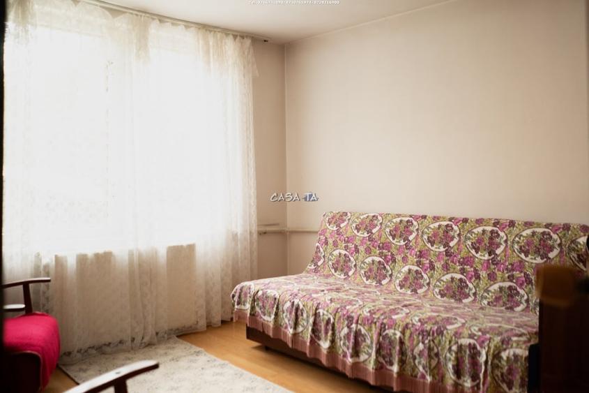 Casă individuală cu 7 camere cu Teren 2310 Mp în Licurici
