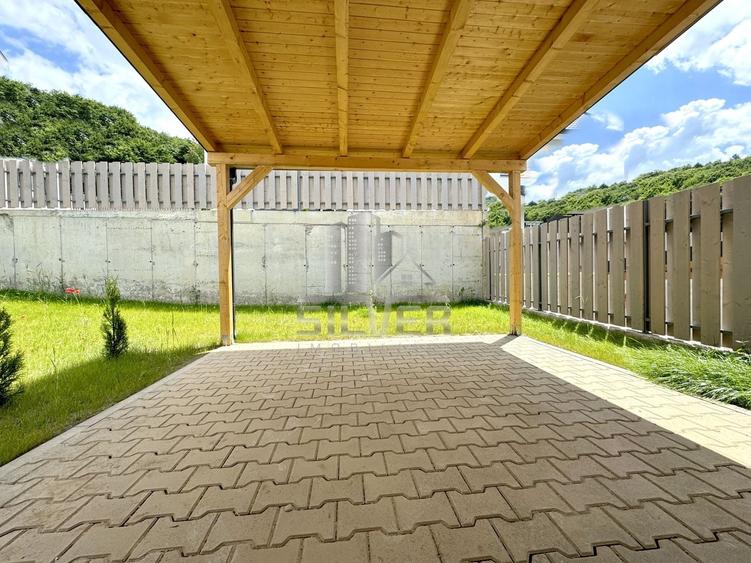 Duplex cu 4 camere cu Canalizare în Florești