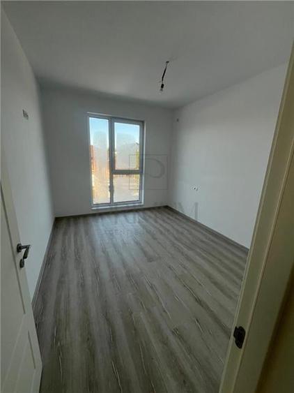 Duplex cu 5 camere cu Canalizare în Dumbrăvița