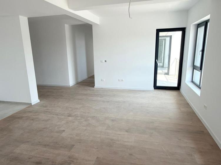Apartament cu 2 camere decomandat în Torontalului