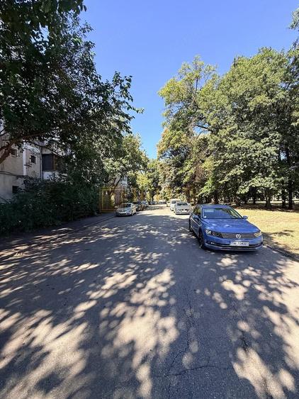 Apartament cu 3 camere decomandat, mobilat în Soarelui