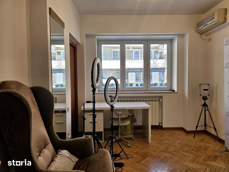 Casă cu 9 camere cu Teren 115 Mp în Primăverii