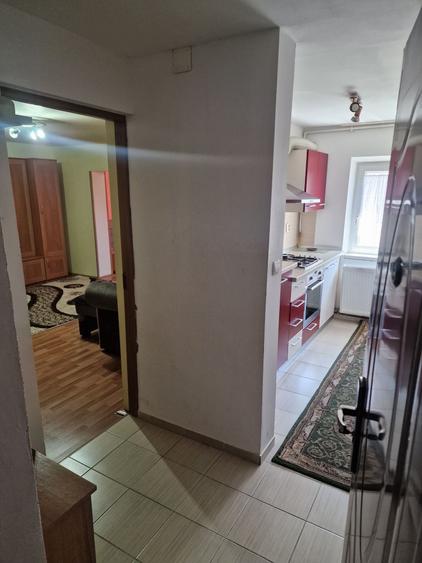 Garsonieră decomandată în Central