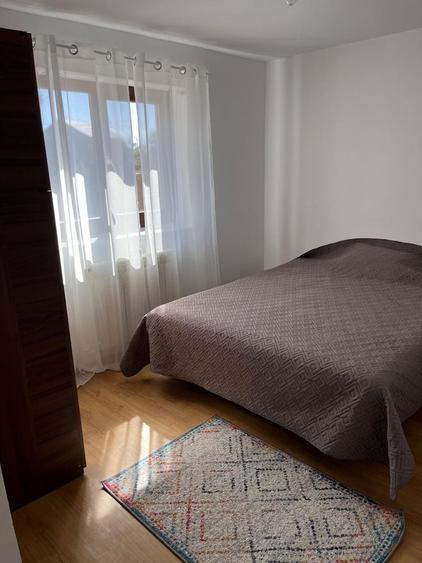 Casă cu 4 camere cu Teren 2000 Mp în Mârzănești