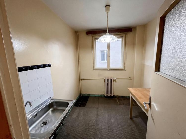 Apartament cu 2 camere semidecomandat în Bucur Obor