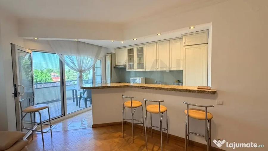 Apartament cu 3 camere semidecomandat în Primăverii