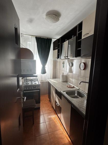 Inchiriez apartament 2 camere - 3