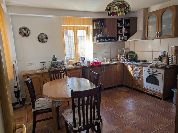 Casă cu 7 camere cu Canalizare în Castelul Peleș