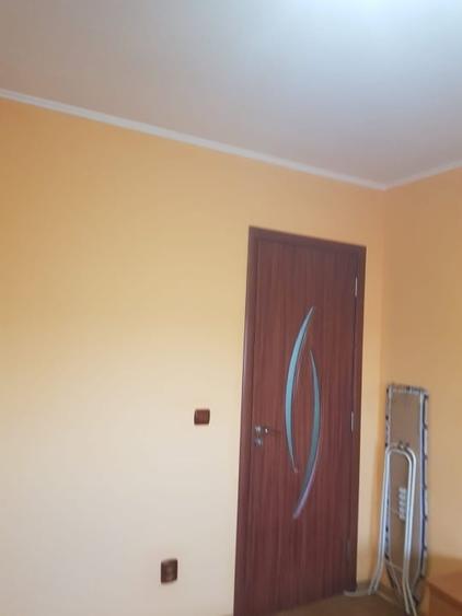 Apartament cu 3 camere, mobilat în Sud