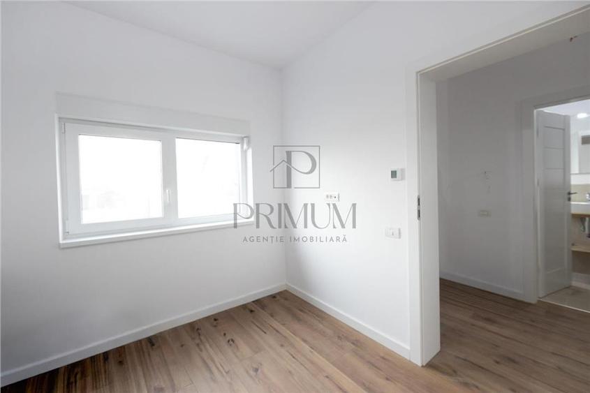 Duplex cu 4 camere cu Canalizare în Moșnița Nouă