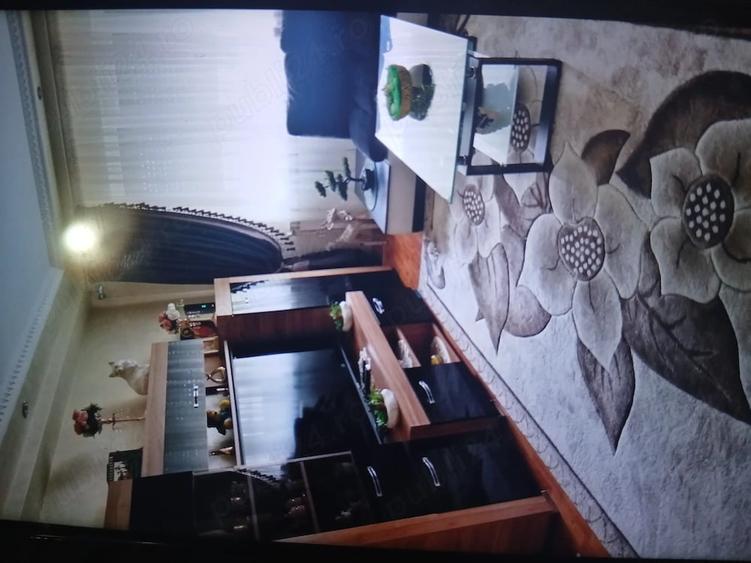 Apartament cu 3 camere decomandat în Exterior Vest