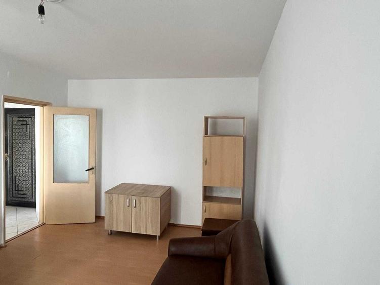 Apartament cu 2 camere decomandat în Vest