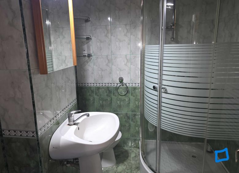 Apartament cu 3 camere decomandat, mobilat în Găvana