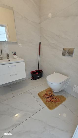 Apartament cu 8 camere în Vest