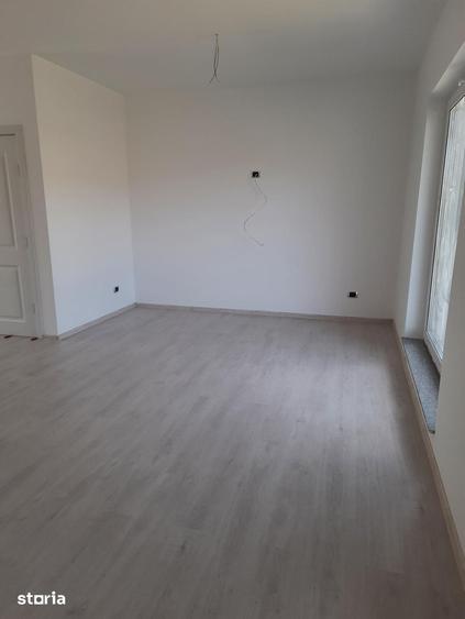 Casă cu 4 camere decomandat cu Teren 250 Mp în Burdujeni