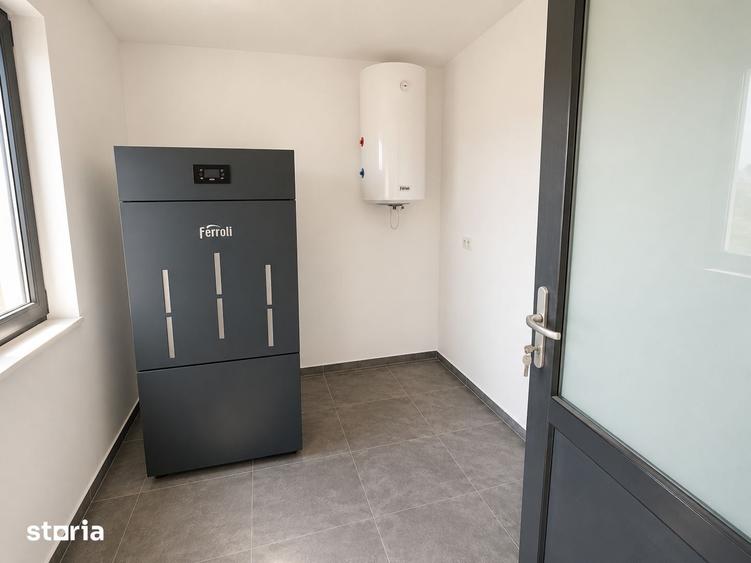 Casă cu 3 camere cu Teren 450 Mp în Podu Roș