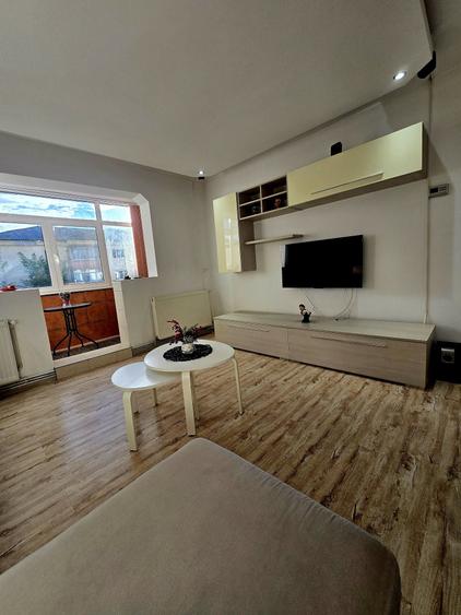 Apartament cu 3 camere decomandat în Micro 11