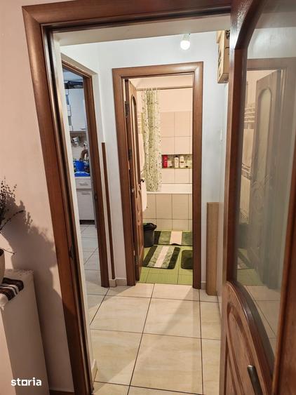 Apartament cu 4 camere semidecomandat în Central