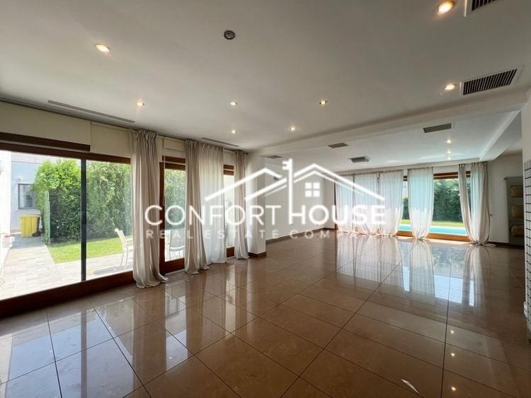 Duplex cu 5 camere cu Piscina în Iancu Nicolae