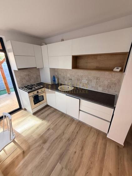 Apartament cu 3 camere decomandat, mobilat în Dumbrăvița