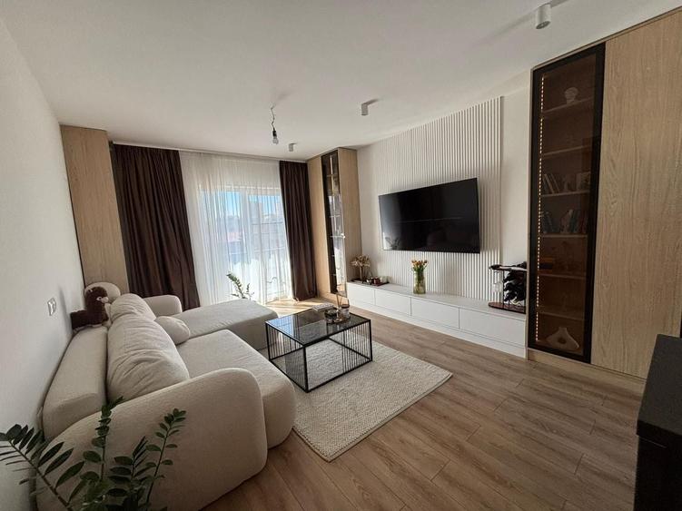 Apartament cu 3 camere semidecomandat în Șelimbăr