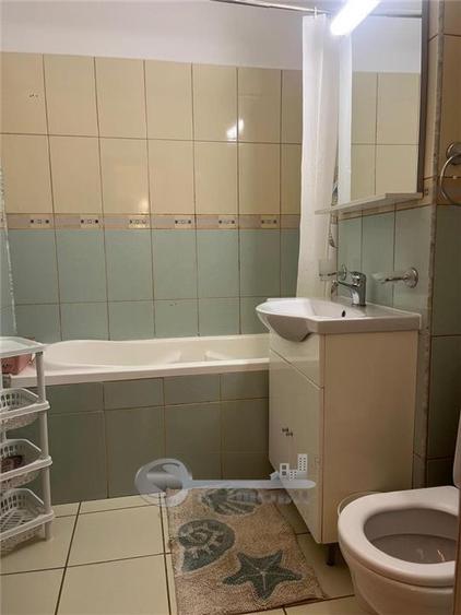 Apartament cu 3 camere decomandat în Nicolina