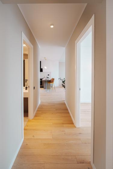 Apartament cu 4 camere semidecomandat în Colentina