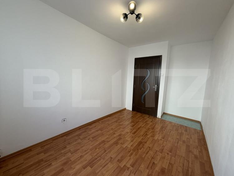 Apartament cu 3 camere decomandat în Debarcader