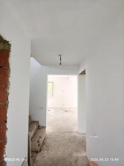 Casă cu 4 camere în Aroneanu