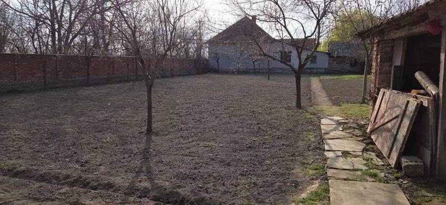 Casă cu 4 camere în Gurba