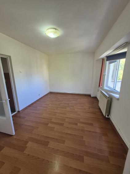 Garsonieră decomandată în Șinca