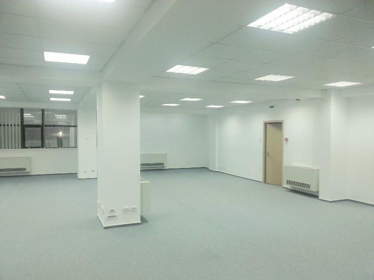 Birou, de 1,312 mp, în P-ta Presei Libere