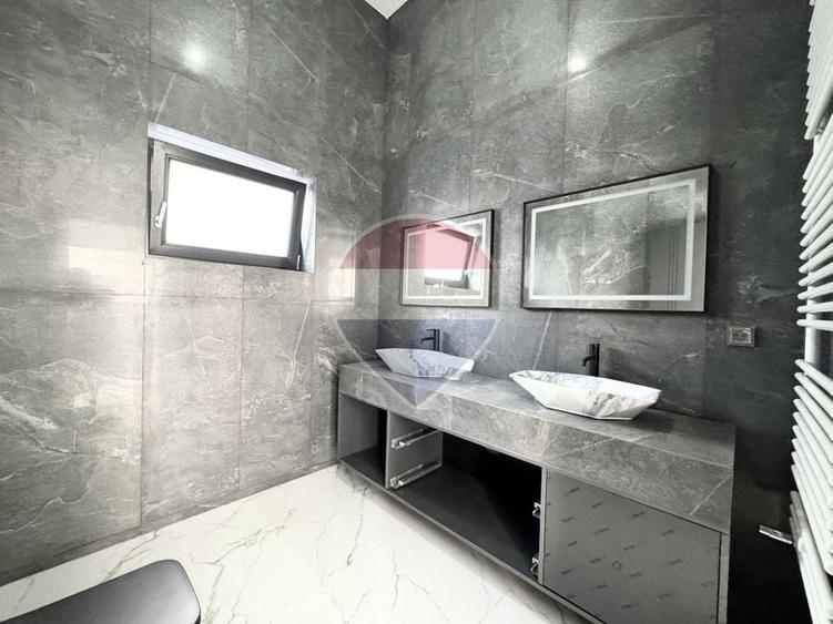 Casă individuală cu 6 camere cu Teren 422 Mp în Pipera