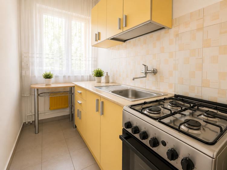 Apartament cu 2 camere semidecomandat în Girocului