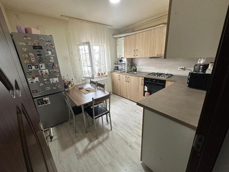 Apartament cu 2 camere decomandat în Girocului