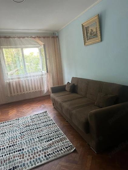 Apartament cu 3 camere decomandat în Arcu