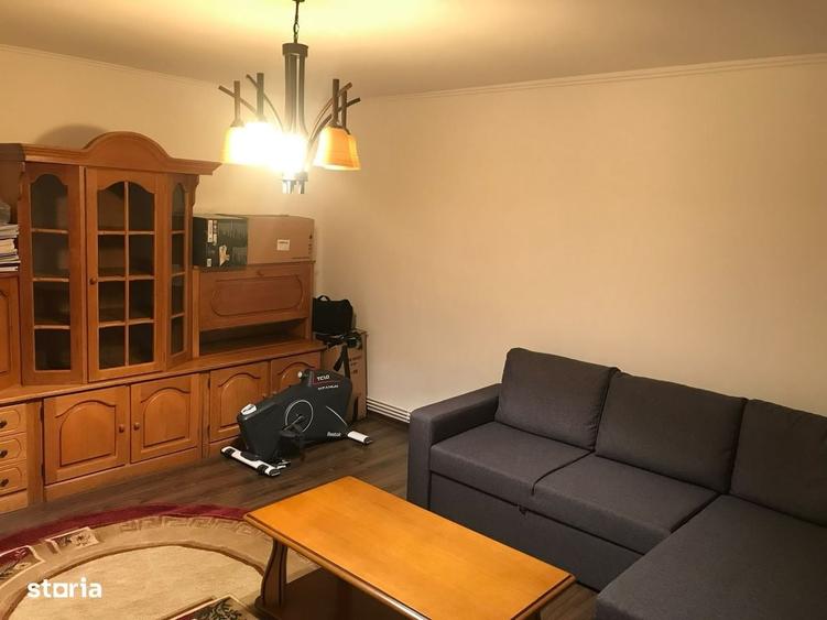 Apartament cu 3 camere decomandat în Teilor