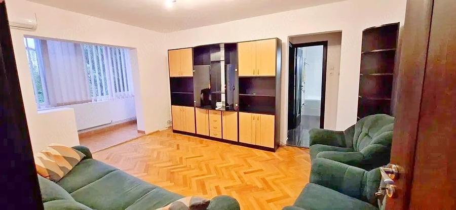 Apartament cu 2 camere semidecomandat în Dâmbovița