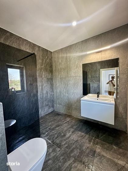 Casa Domnesti. Langa unitatea militara. - 8