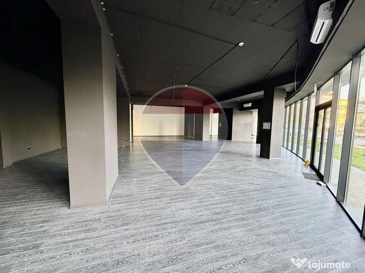 Spațiu comercial, de 270 mp, în Nord