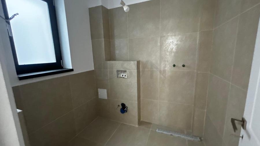 Casă individuală cu 4 camere cu Canalizare în Bucureștii Noi