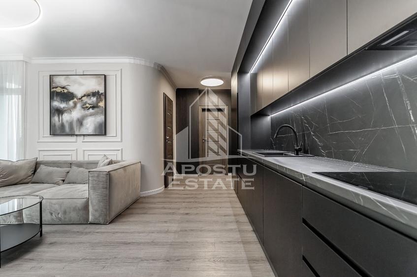 Apartament cu 3 camere decomandat, mobilat în Polivalentă