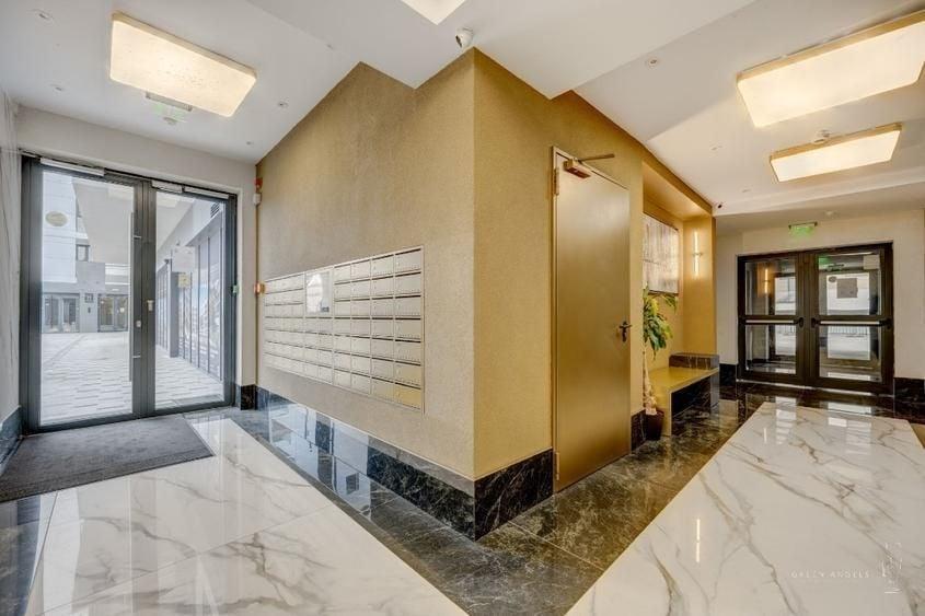 Apartament cu 2 camere semidecomandat, mobilat în Băneasa