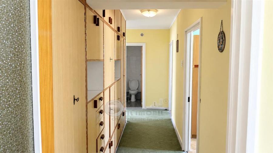 Apartament cu 4 camere decomandat în Bd. Independenței