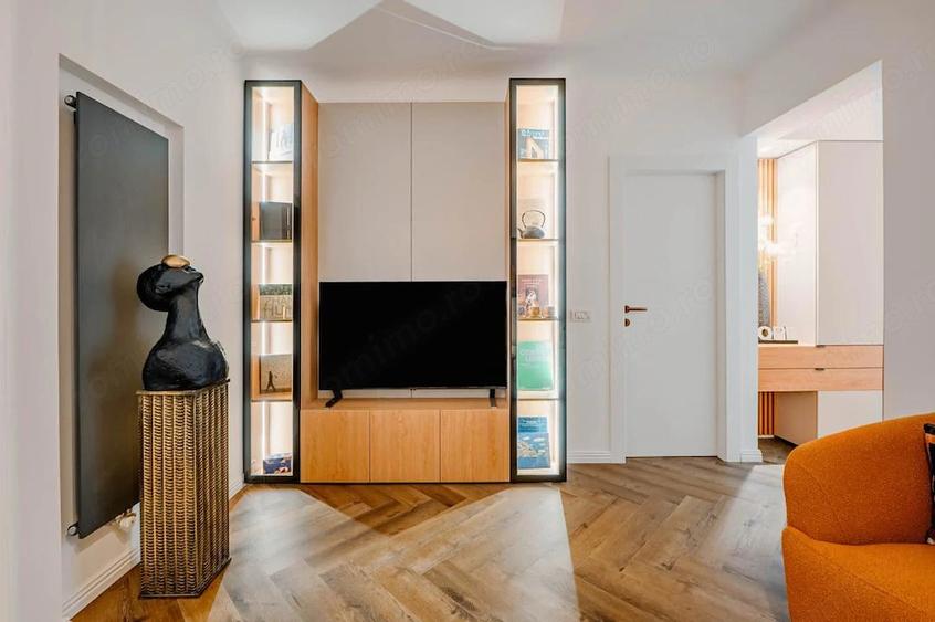 Apartament cu 3 camere semidecomandat în Cișmigiu