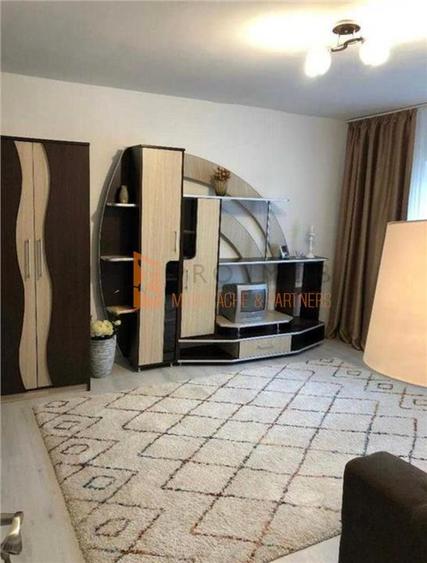 Garsonieră decomandată în Unirii Nord
