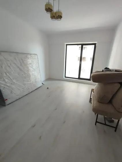 Apartament cu 2 camere semidecomandat, mobilat în Theodor Pallady