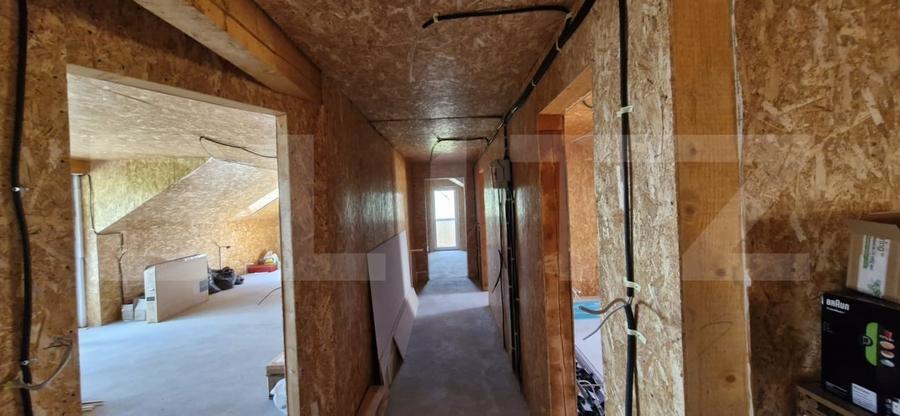 Casă individuală cu 9 camere cu Teren 1000 Mp în Pucioasa