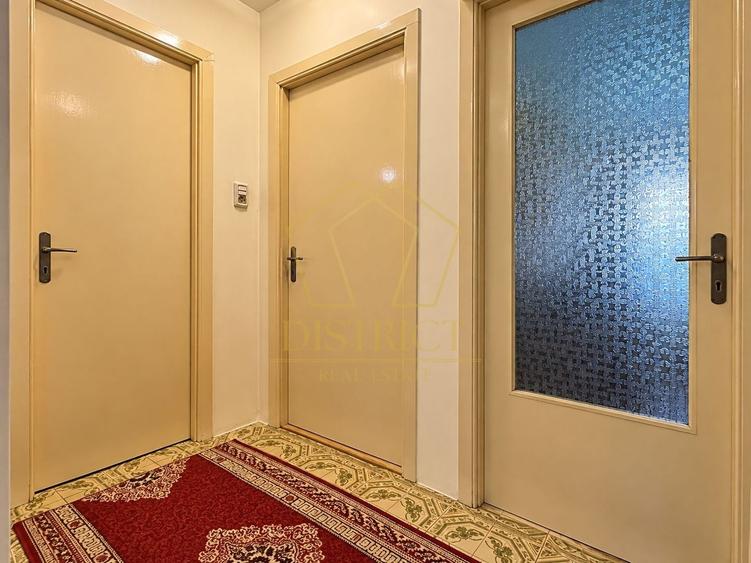 Apartament cu 3 camere decomandat, mobilat în Lipovei